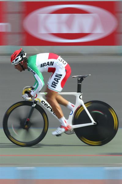 در جریان رقابت های کاپ جهانی دوچرخه سواری ؛محمد دانشور 80 امتیاز ورودی المپیک را کسب کرد