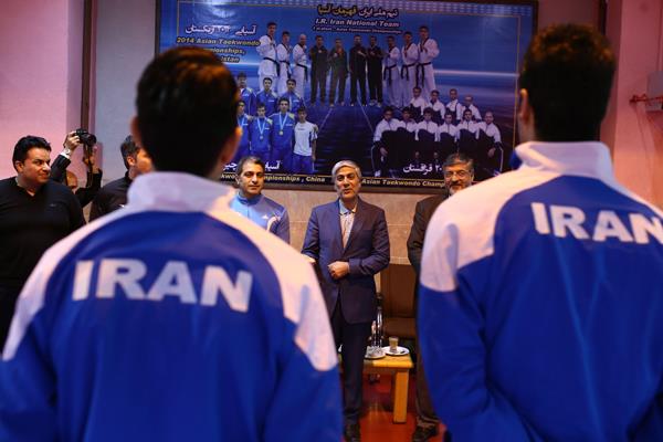 بازدید کیومرث هاشمی از اردوی تیم ملی تکواندو