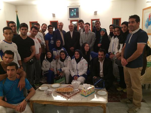 تقدیر سفیر جمهىوری اسلامی ایران در کره جنوبی از مدال آوران بازیهای اسیایی