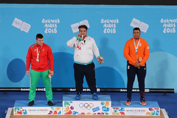 سومین دوره بازیهای المپیک جوانان_بوینس آیرس؛یوسفی به مدال طلای دسته +۸۵ کیلوگرم وزنه برداری دست یافت/ عنوان قویترین پسر بازیها به ایران رسید
