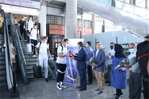 المپیک توکیو2020؛ تیم های ملی بسکتبال و تیراندازی در میان استقبال مسئولان کمیته ملی المپیک وارد تهران شدند