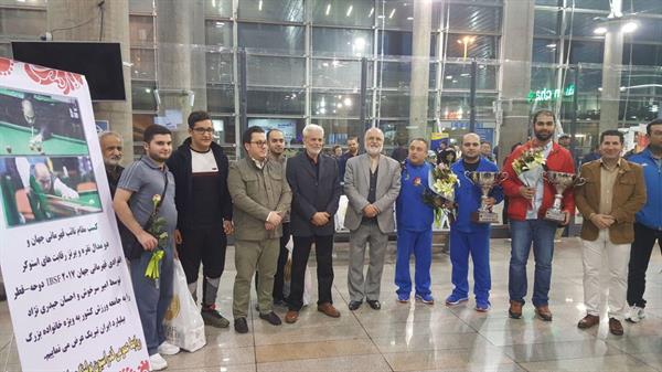 تیم ملی اسنوکر در میان استقبال دبیر کل کمیته ملی المپیک وارد تهران شد