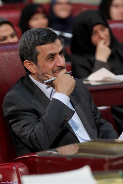 پیام تبریک دکتر احمدی نژاد به مناسبت کسب سومین مدال طلا و قهرمانی در کشتی فرنگی المپیک(656)