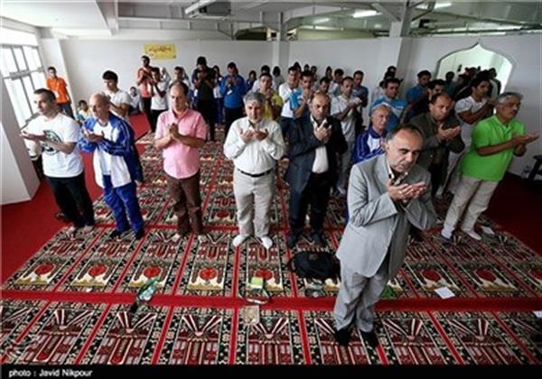 سومین دوره بازیهای همبستگی کشورهای اسلامی_اندونزی(167)؛اینجا اندونزی است؛ همه به نماز ایستاده‌اند