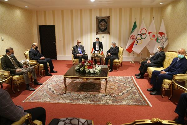 در محل کمیته ملی المپیک صورت گرفت ؛ دیدار هیات بلند پایه ورزشی عراق با دکتر صالحی امیری
