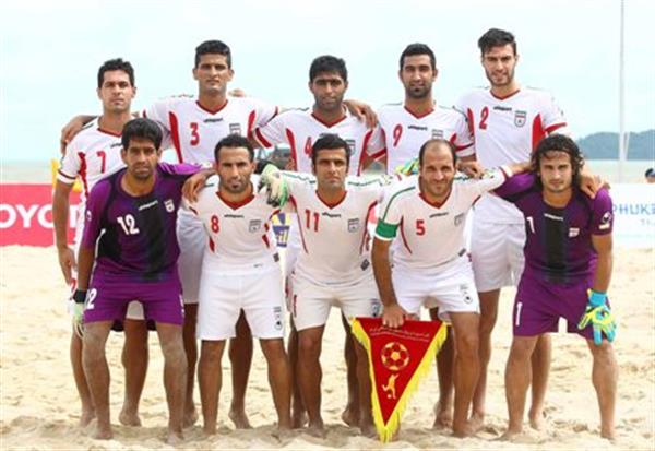رقابتهای جهانی فوتبال ساحلی؛ایران فردا با لباس سفید به مصاف اسپانیا خواهد رفت