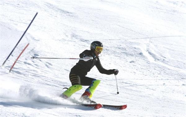 میرهاشمی : اسکی بازان تیم ملی تنها در 10 و 15 کیلومتر شرکت می کنند