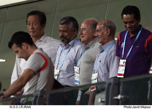 بازیهای المپیک نوجوانان – سنگاپور؛ افشارزاده:  فیفا باید برای رشد فوتبال بانوان ایران را همراهی کند/ آنان پوشش اسلامی تیم ما را قبول ندارد