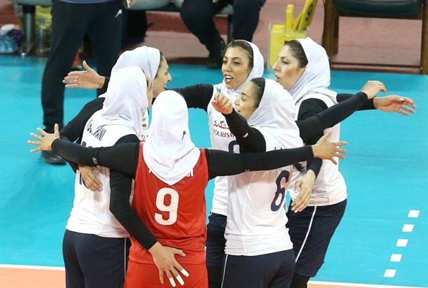 والیبال قهرمانی زنان آسیا؛ پیروزی ملی پوشان ایران برابر هنگ کنگ
