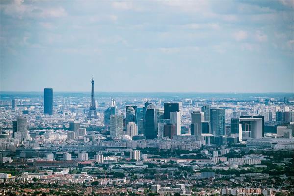 اقرار شهردار پاریس به کاهش هزینه های 2024