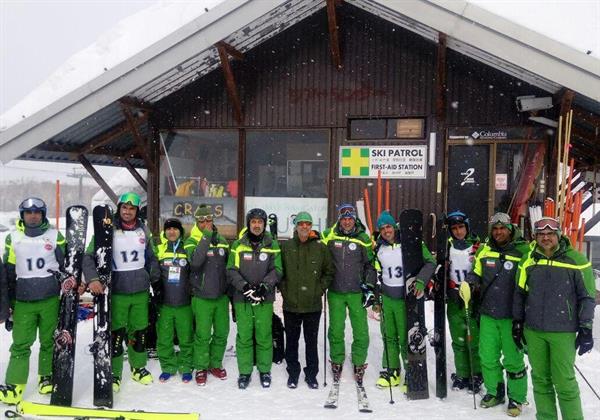 بازدید کیومرث هاشمی از تمرینات تیم ملی اسکی در ساپارو