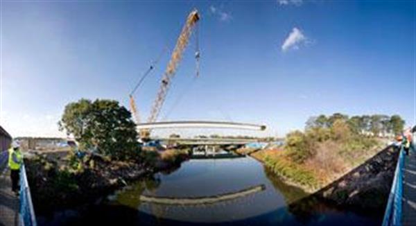 شبکه جاده ای المپیک پارک لندن 2012 در حال ساخت می باشد