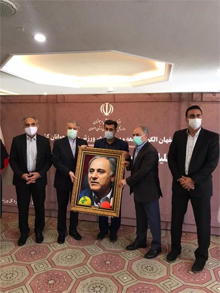 در حاشیه سفر رئیس کمیته ملی المپیک به اصفهان ؛ از سالها تلاش و خدمت ارزنده علیرضا رحیمی تقدیر و تجلیل شد