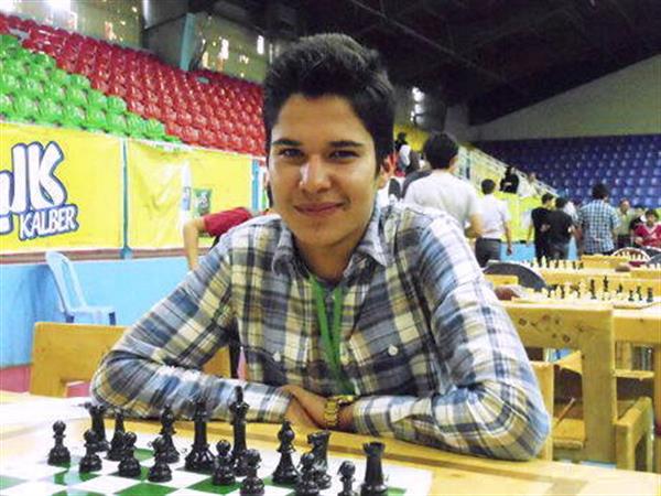 مسعود مصدق پور چهاردهمین استاد بزرگ شطرنج ایران