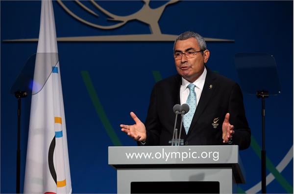 نائب رئیس سابق IOC رئیس مجدد تیر و کمان بین المللی