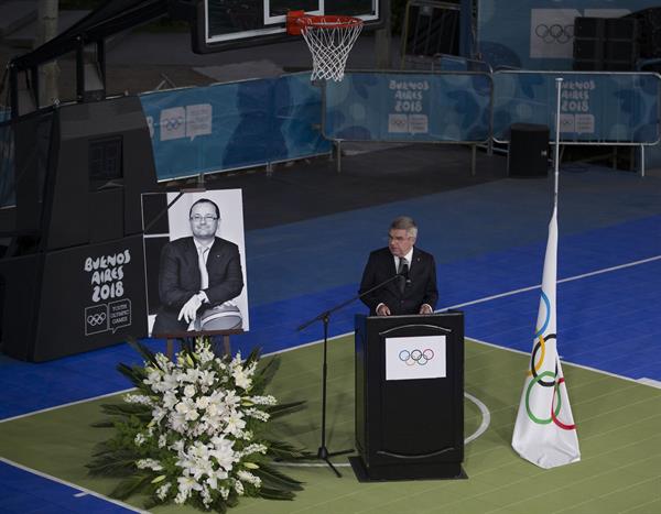 سومین دوره بازیهای المپیک جوانان_بوینس آیرس؛گرامیداشت پاتریک بائومن با حضور مقامات رسمی IOC و توماس باخ
