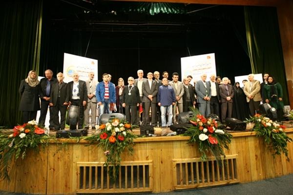 در ششمین جشنواره زمستانی همدان؛از قهرمانان المپیکی و خانواده هایشان تجلیل شد