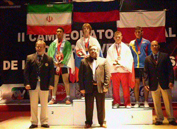 3 نشان نقره مسابقات وزنه برداری نوجوانان جهان بر سینه میلاد اورنگی