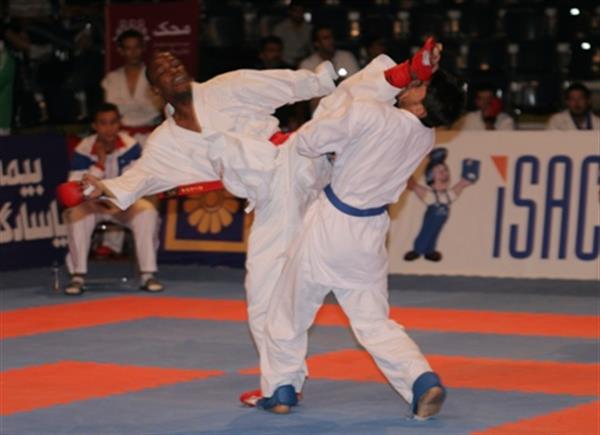 دانشگاه آزاد قهرمان تورنمنت بین المللی کاراته جام ایران زمین شد