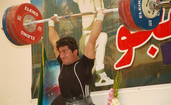 فارس برای دومین سال پیاپی قهرمان وزنه برداری جام نامجو شد