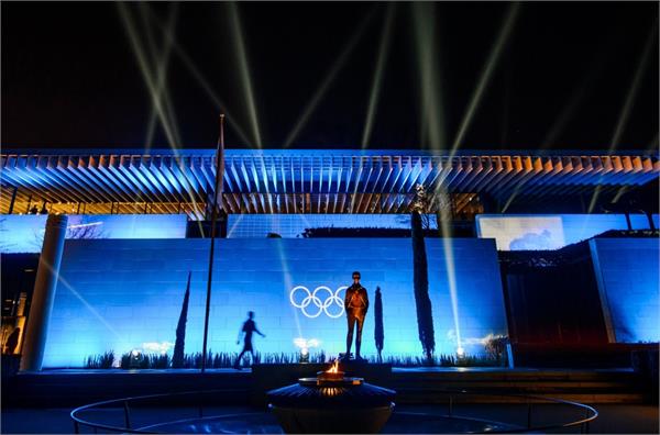 موزه المپیک لوزان در لباس آبی