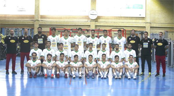 جهت حضور در مسابقات قهرمانی آسیا:اعضای تیم ملی هندبال نوجوانان تمرینات خود را در آکادمی ملی المپیک پیگیری کردند