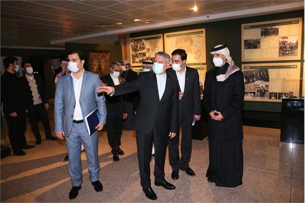 در حاشیه بازدید هیات بلند پایه قطری از موزه ملی ورزش صورت گرفت ؛دیدار رئیس موزه ملی ورزش کشورمان با همتای قطری