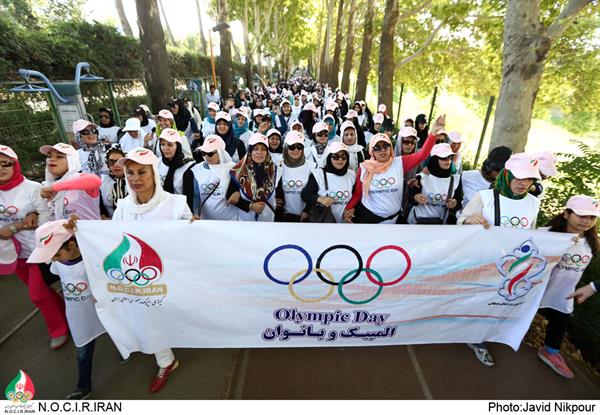 در چهارمین روز ازهفته المپیک؛مراسم دو بانوان صبح امروز در مجموعه ورزشی انقلاب برگزار شد
