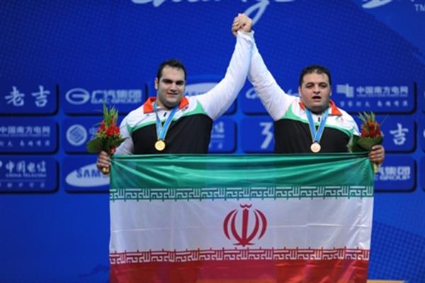 دو وزنه بردار ایرانی روی سکوی المپیک(652)