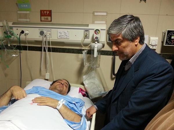 عیادت رئیس کمیته ملی المپیک از مجری تلویزیون در بیمارستان بهمن