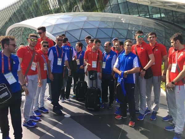 چهارمین دوره بازیهای کشورهای اسلامی؛والیبالیست ها با استقبال مسئولین سفارت و کادر سرپرستی کاروان وارد باکو شدند