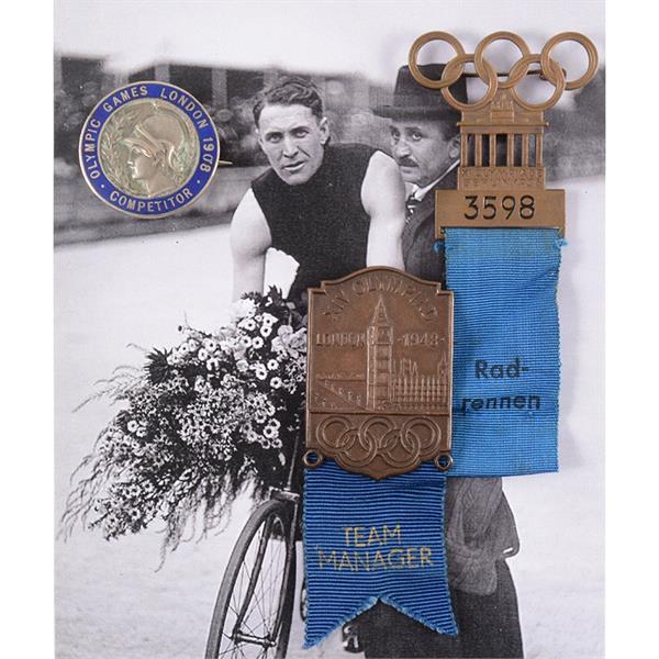 مزایده مدالها و نشانهای قهرمان 4 دوره متوالی دوچرخه سواری جهان