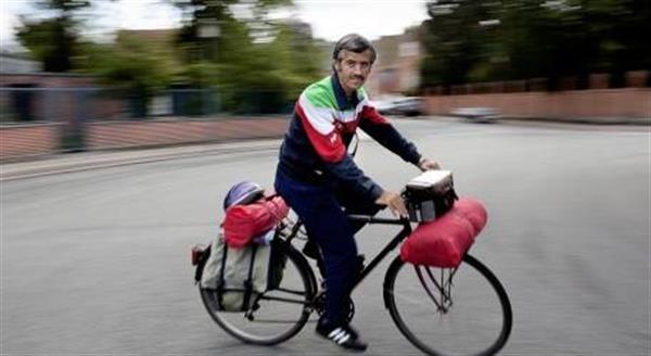 ضمن ارائه نامه بهرام افشار زاده به رئیس کمیته ملی المپیک نپال؛ دوچرخه سوار ایرانی در سفر به دور دنیا به کاتماندو رسید