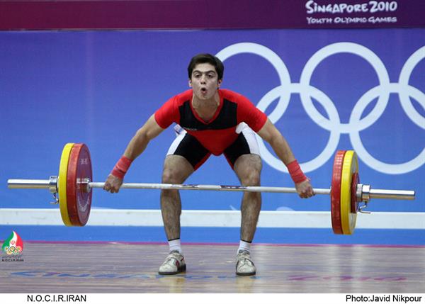 بازیهای المپیک نوجوانان – سنگاپور؛ ملی پوش وزنه برداری کشورمان بعنوان هفتمی دسته 69 کیلوگرم دست یافت/وزنه بردار آذربایجانی قهرمان شد