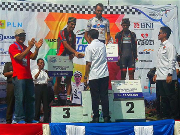 پایان تور دوچرخه سواری  فلورس اندونزی ؛ معظمی نائب قهرمان شد