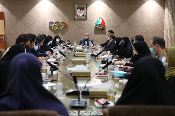 برگزاری نشست کمیسیون زنان و ورزش با حضور دکتر صالحی  امیری