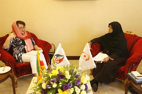 در دیدار رئیس کمیته زنان وورزش  OCAبا نائب رئیس کمیته ملی المپیک عنوان شد: ایران از فعالترین کشورها درزمینه  زنان و ورزش است