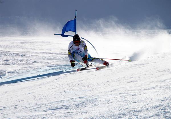 متزلجون ايرانيون (رجال وسيدات) يشاركون في اولمبياد سوجي الشتوي