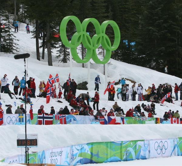 به گزارش خبرنگار اعزامی به ونکوور ؛سفر ایرانیان آمریکا و کانادا به ویستلر برای تشویق اسکی بازان هموطن خود