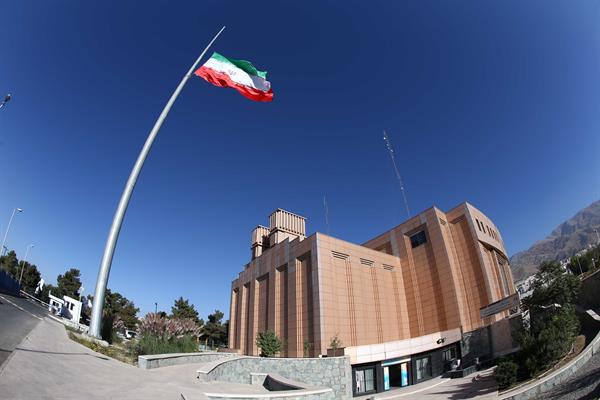 به یاد ملی پوش جانباز پارالمپیک؛پرچم ایران در محل کمیته ملی المپیک به حالت نیمه افراشته در آمد