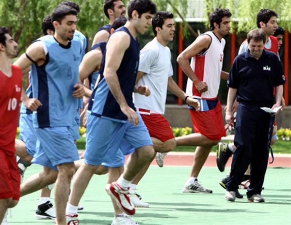 /سومین دوره بازیها داخل سالن آسیا- ویتنام/بسکتبالیست های کشورمان اولین تمرین خود را پشت گذاشتند/ایران و افغانستان یکشنبه مصاف هم می روند