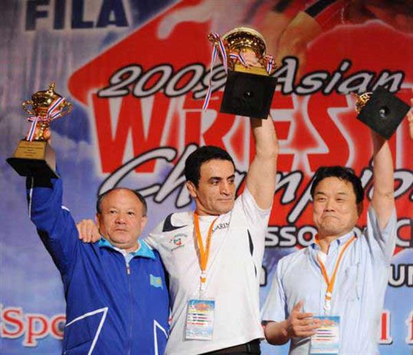 /رقابت‌های کشتی فرنگی قهرمانی بزرگسالان آسیا - تایلند/ تیم ملی کشورمان بر سکوی قهرمانی ایستاد