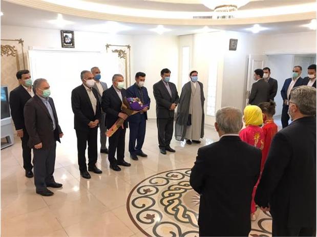 جهت حضور در مراسم تجلیل از سهراب مرادی؛دکتر صالحی امیری و هیات همراه وارد اصفهان شدند