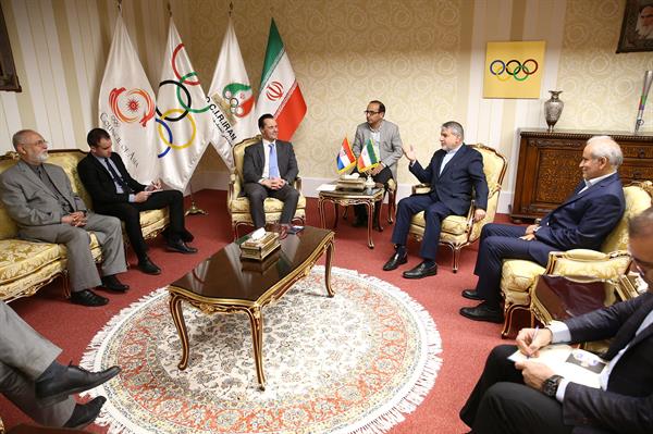 دیدار سفیر کرواسی با دکتر صالحی امیری؛رئیس کمیته ملی المپیک:ملت و دولت ایران و کرواسی همواره روابط تاریخی خوبی داشته اند