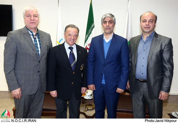کیومرث هاشمی در دیداربا رئیس فدراسیون جهانی IFBBعنوان داشت:بزرگترین تهدید برای المپیکی شدن این رشته استفاده برخی ورزشکاران از مواد نیروزای غیر مجازاست/ رافائل:ایران یکی از قطبهای اصلی این رشته است