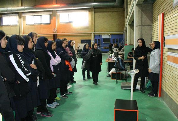 ​دختران هنرستان تربیت بدنی کمیل در کارگاه آموزشی ارزش های المپیک آکادمی ملی المپیک