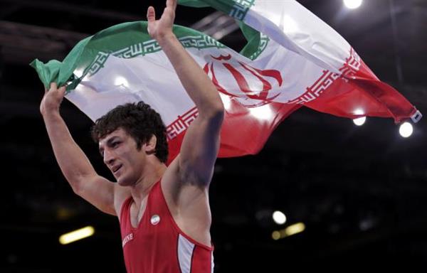 وزیر امور خارجه کسب نخستین مدال طلای ایران در المپیک 2012 را تبریک گفت(555)