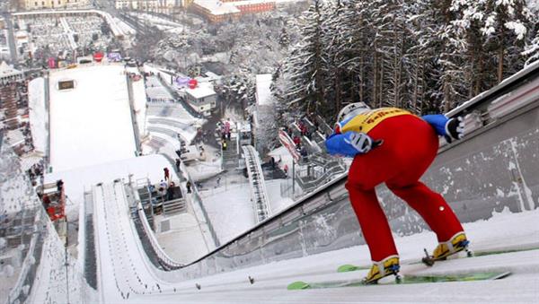 برای برگزاری بازی های المپیک زمستانی نوجوانان در سال 2016؛IOC   پرونده داوطلبی شهر " لیل هامر"  نروژ را دریافت کرد