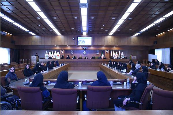 دوره مدیریت رهبری در ورزش زنان 2