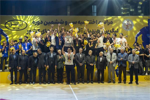 با حضور دبیر کل کمیته ملی المپیک؛ مراسم اختتامیه لیگ برتر هندبال برگزار شد